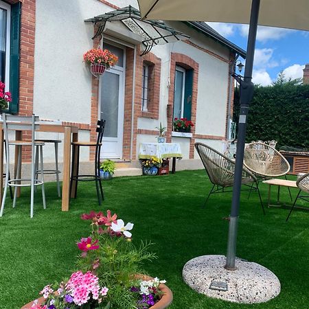 サルブリ Les Garconnieres De Sologne Bed & Breakfast エクステリア 写真