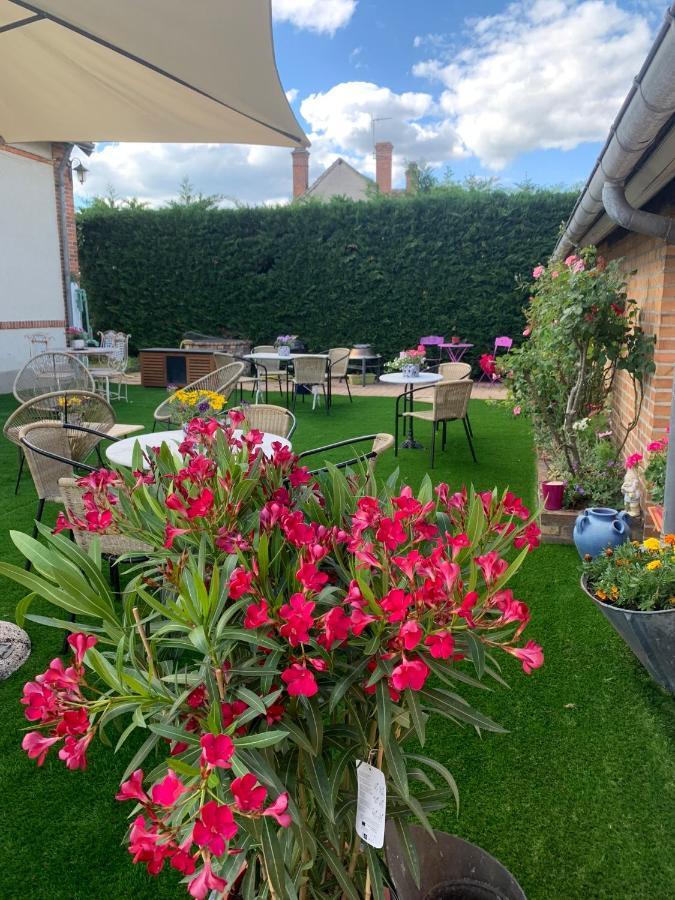 サルブリ Les Garconnieres De Sologne Bed & Breakfast エクステリア 写真