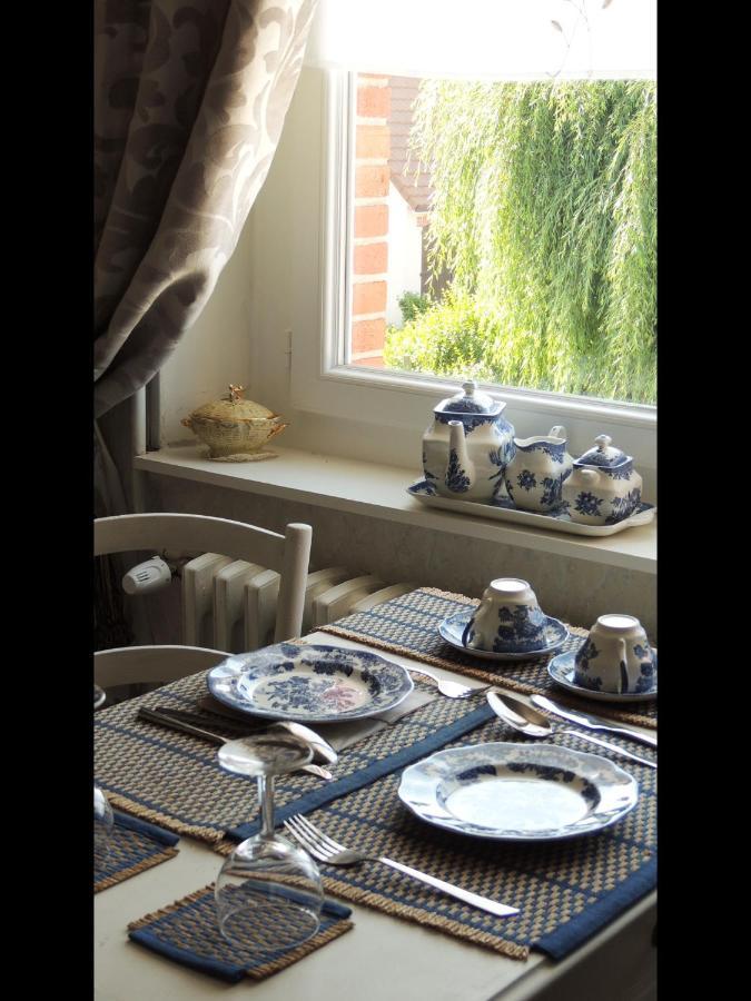 サルブリ Les Garconnieres De Sologne Bed & Breakfast エクステリア 写真